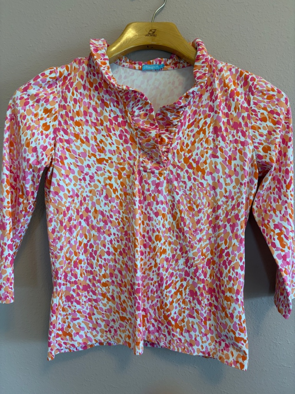 J.McLaughlin Lightweight Ruffled V-Neck Blouse in Pink & Orange Print size M